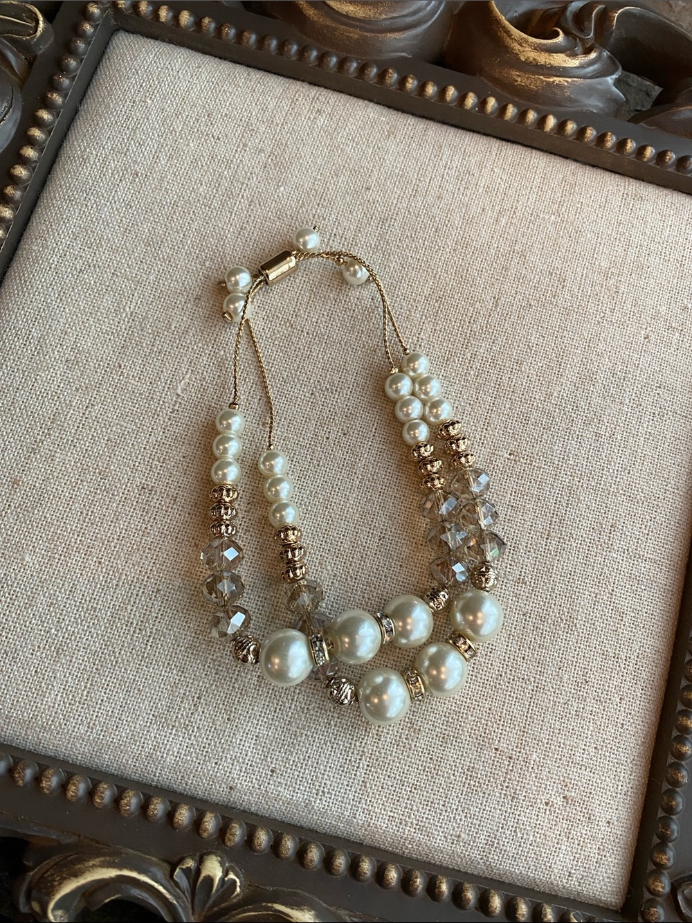 White House Black Market Beaded/Pearl Bracelet (Gold)
